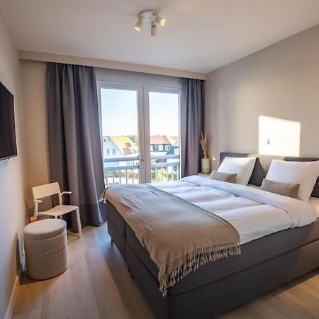 Home Away, Light And Bright Cadzand Bagian luar foto