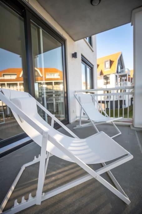 Home Away, Light And Bright Cadzand Bagian luar foto
