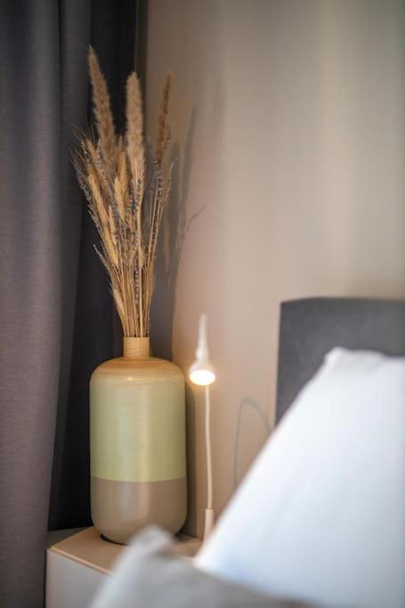 Home Away, Light And Bright Cadzand Bagian luar foto