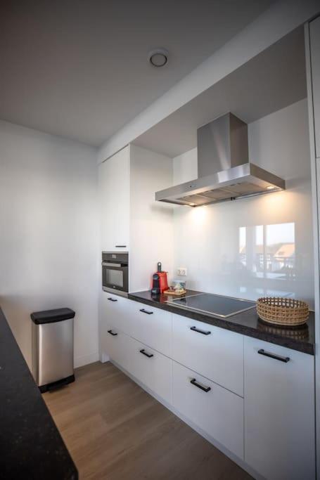 Home Away, Light And Bright Cadzand Bagian luar foto