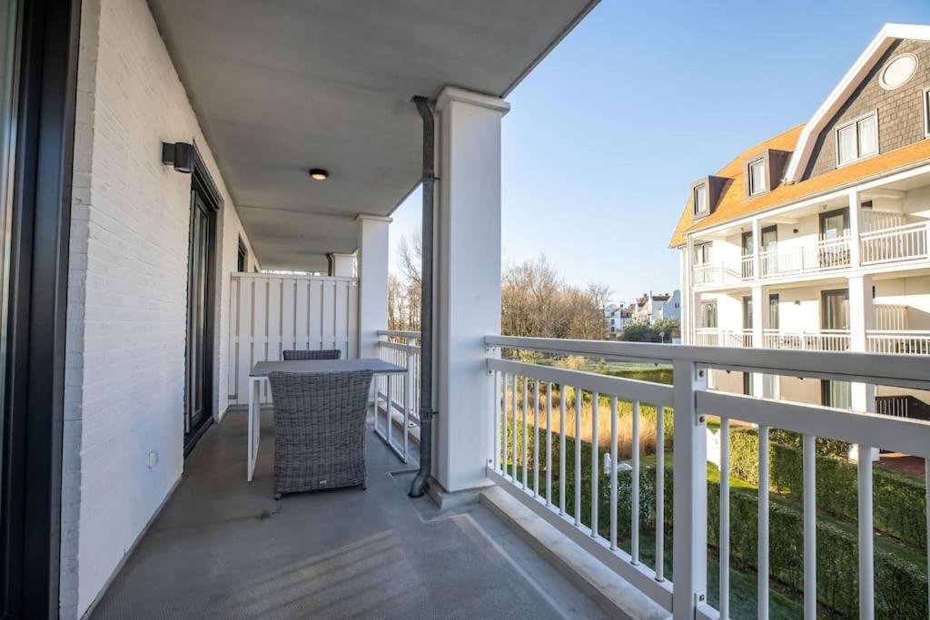 Home Away, Light And Bright Cadzand Bagian luar foto