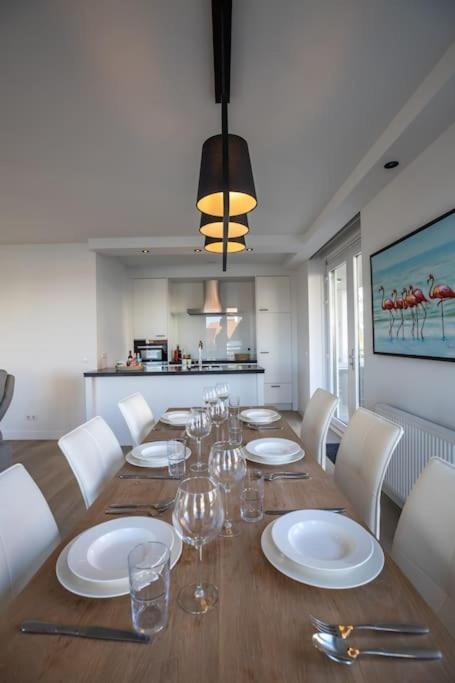 Home Away, Light And Bright Cadzand Bagian luar foto