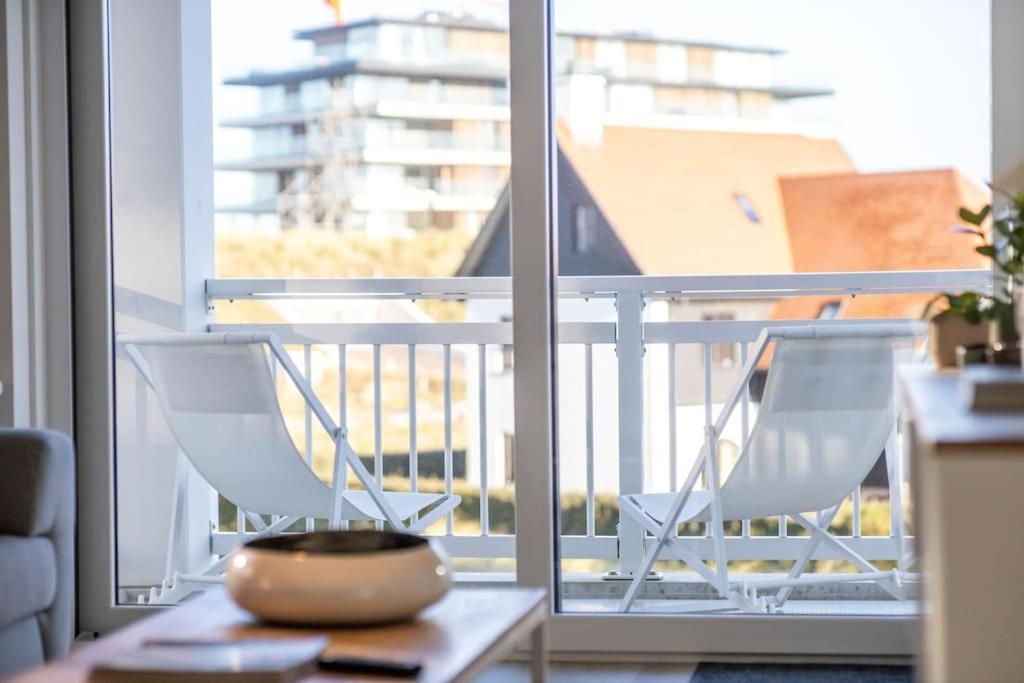 Home Away, Light And Bright Cadzand Bagian luar foto